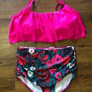 High waisted bottom with ruffled bikini top. Large.